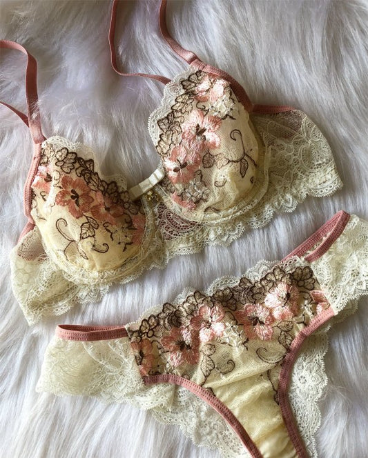 Flora lingerie set